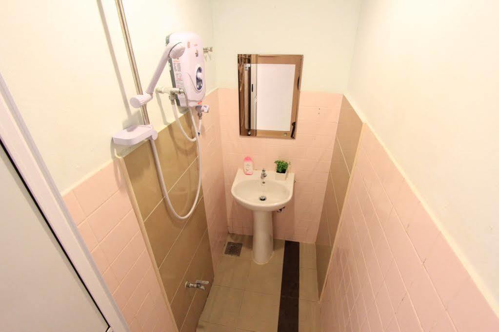 Cosy Stay Melaka Exteriör bild